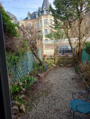 20m with GARDEN CENTER - near the BEACH